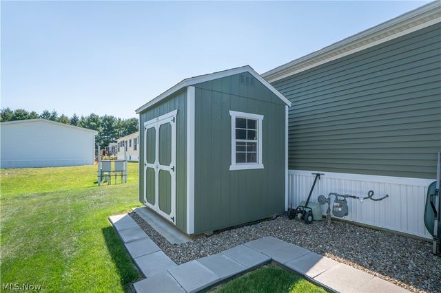 3052 Cross Creek Circle SW, Massillon, OH 44647
