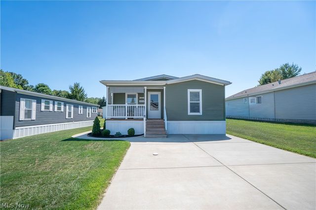 3052 Cross Creek Circle SW, Massillon, OH 44647