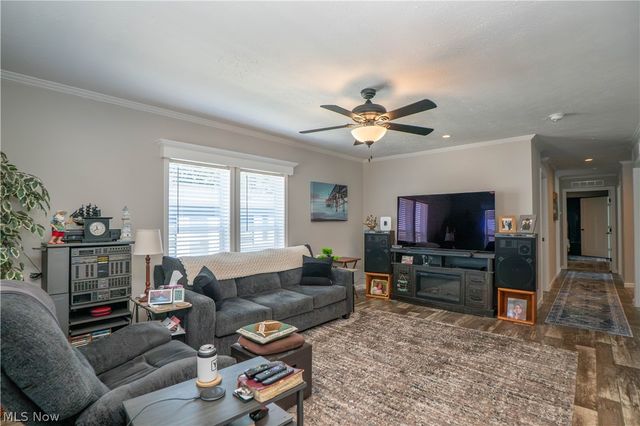 3052 Cross Creek Circle SW, Massillon, OH 44647