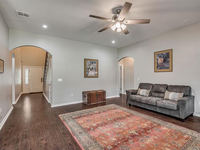 3939 S Santa Fe Avenue, Norman, OK 73072