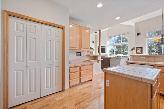 8504 Forest Ridge Loop, Redmond, OR 97756