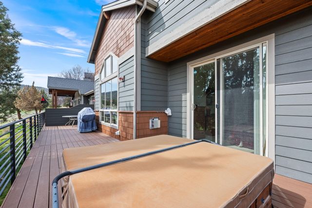 8504 Forest Ridge Loop, Redmond, OR 97756