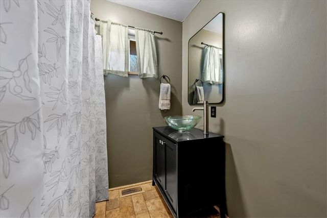 18200 SE 14th Road, Dearborn, MO 64439