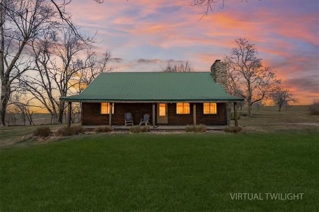 18200 SE 14th Road, Dearborn, MO 64439