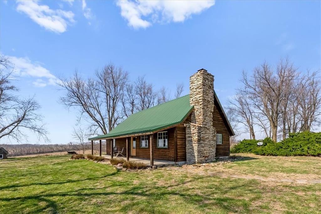 18200 SE 14th Road, Dearborn, MO 64439