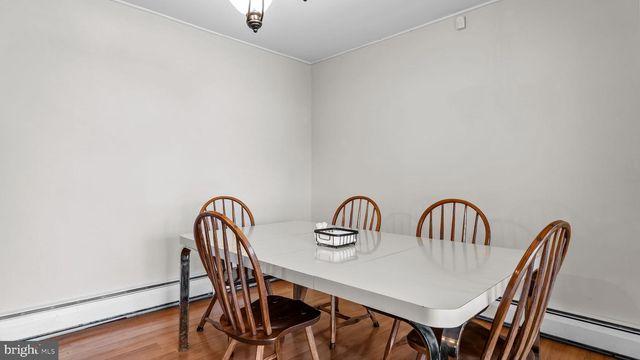 14 HIGH RD, Levittown, PA 19056