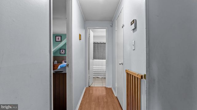 14 HIGH RD, Levittown, PA 19056