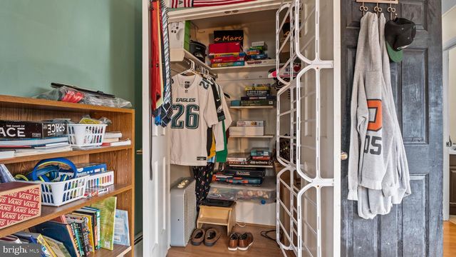 14 HIGH RD, Levittown, PA 19056