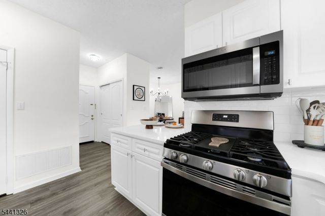 409 Brittany Dr 409, Wayne Twp., NJ 07470