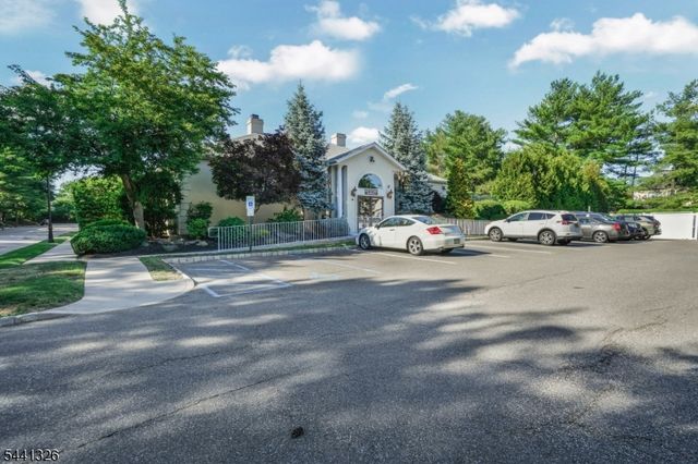 409 Brittany Dr 409, Wayne Twp., NJ 07470