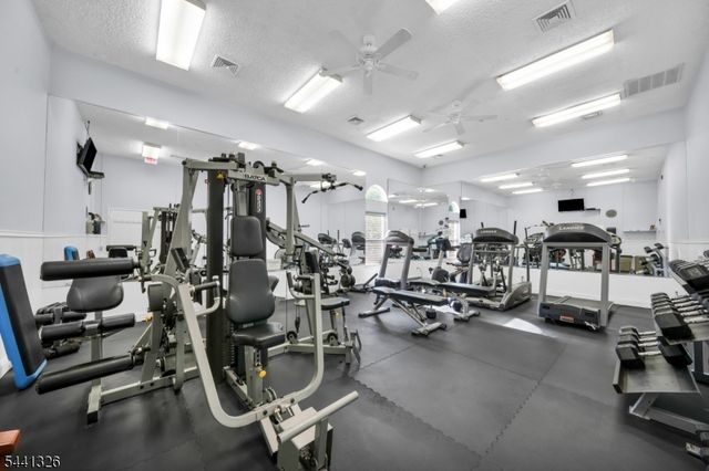 409 Brittany Dr 409, Wayne Twp., NJ 07470