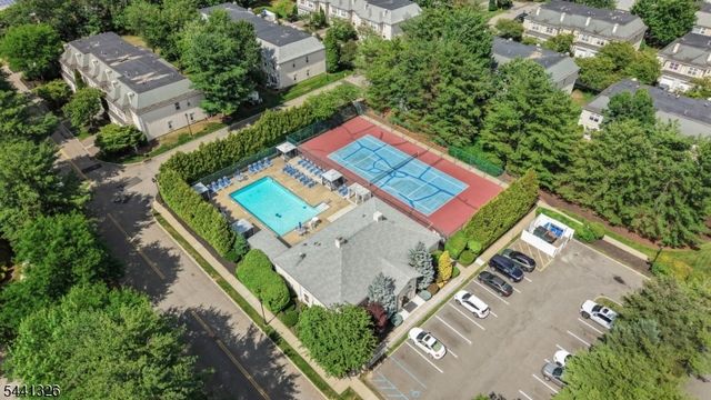 409 Brittany Dr 409, Wayne Twp., NJ 07470