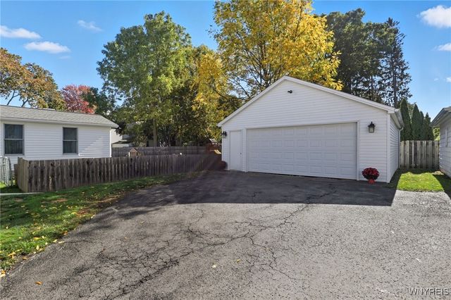 6028 King Street, Newfane, NY 14108