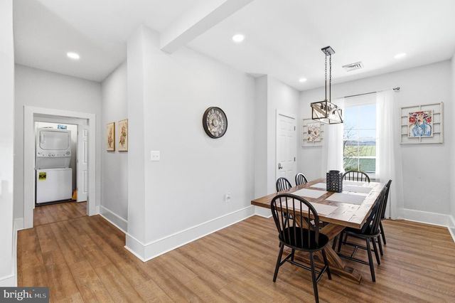 10 N DEFORD AVE, Luray, VA 22835