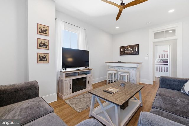 10 N DEFORD AVE, Luray, VA 22835