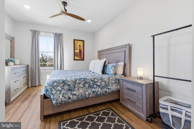 10 N DEFORD AVE, Luray, VA 22835