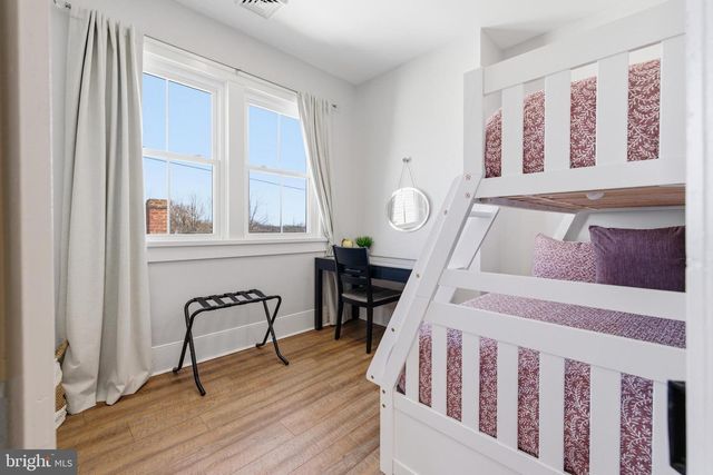 10 N DEFORD AVE, Luray, VA 22835