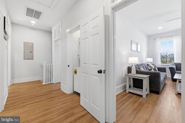 10 N DEFORD AVE, Luray, VA 22835