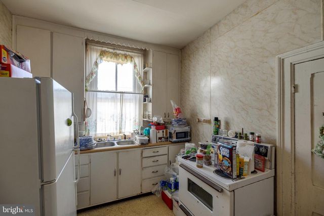 10 N DEFORD AVE, Luray, VA 22835