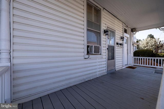 10 N DEFORD AVE, Luray, VA 22835