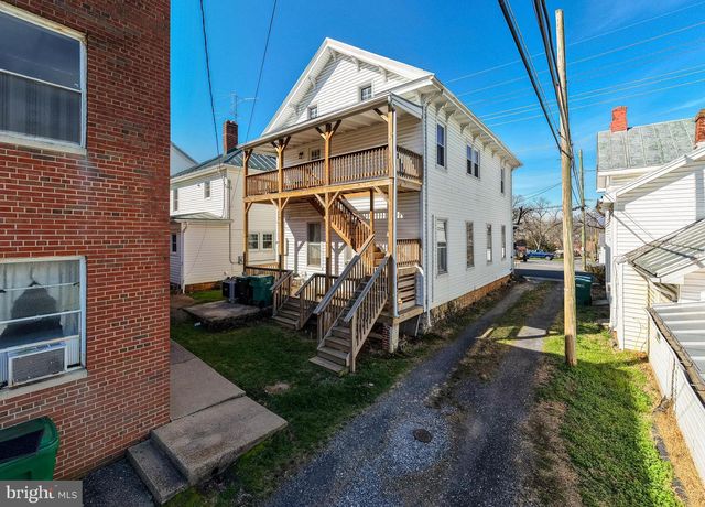 10 N DEFORD AVE, Luray, VA 22835