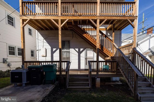 10 N DEFORD AVE, Luray, VA 22835