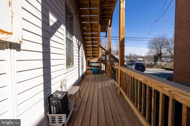 10 N DEFORD AVE, Luray, VA 22835