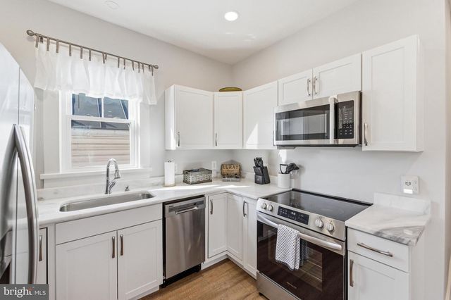 10 N DEFORD AVE, Luray, VA 22835