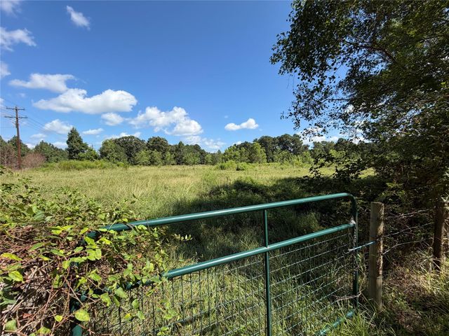 19514 Highway 321, Cleveland, TX 77327