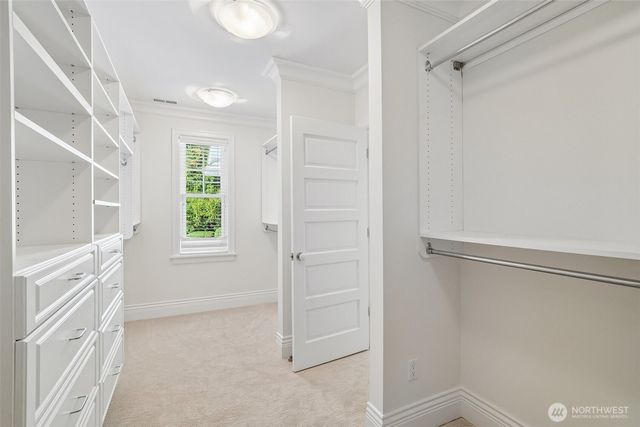8975 NE 10th Street, Bellevue, WA 98004