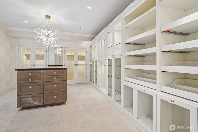 8975 NE 10th Street, Bellevue, WA 98004