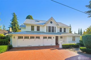 8975 NE 10th Street, Bellevue, WA 98004