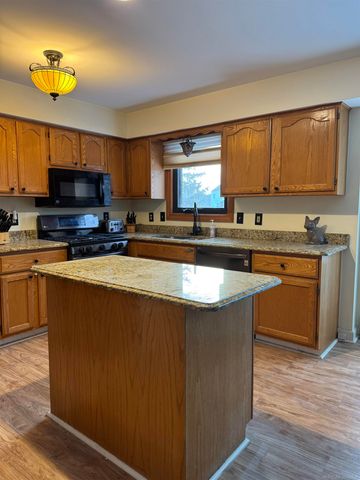 54649 Bradshaw Drive, New Baltimore, MI 48047