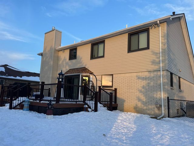 54649 Bradshaw Drive, New Baltimore, MI 48047