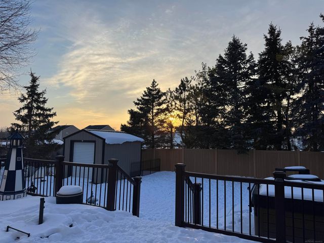 54649 Bradshaw Drive, New Baltimore, MI 48047