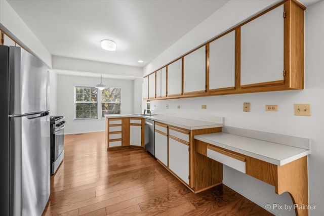 528 Penny Lane, Crystal Lake, IL 60014