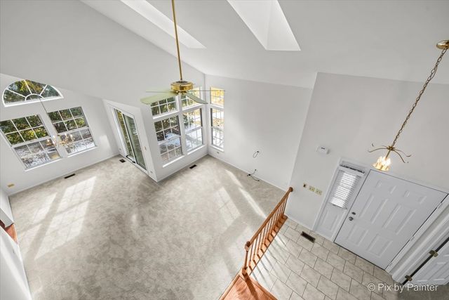 528 Penny Lane, Crystal Lake, IL 60014