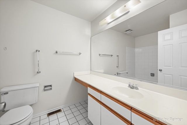 528 Penny Lane, Crystal Lake, IL 60014