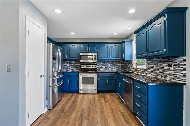 21250 W 124th Street, Olathe, KS 66061