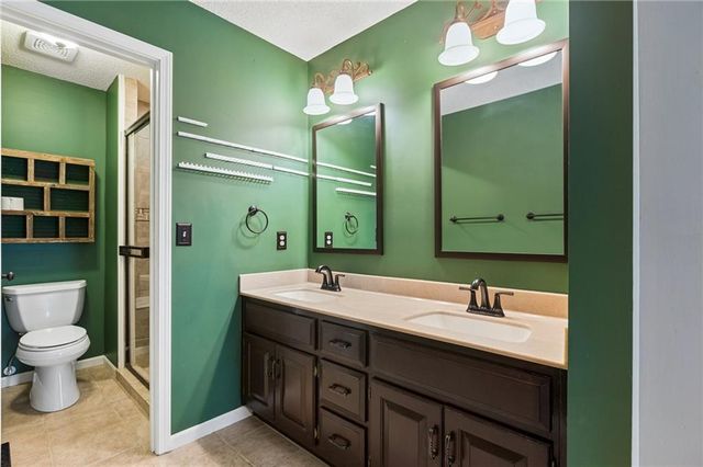 21250 W 124th Street, Olathe, KS 66061
