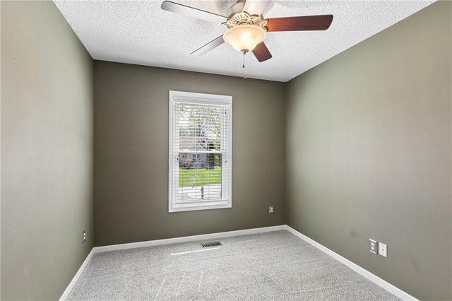 21250 W 124th Street, Olathe, KS 66061