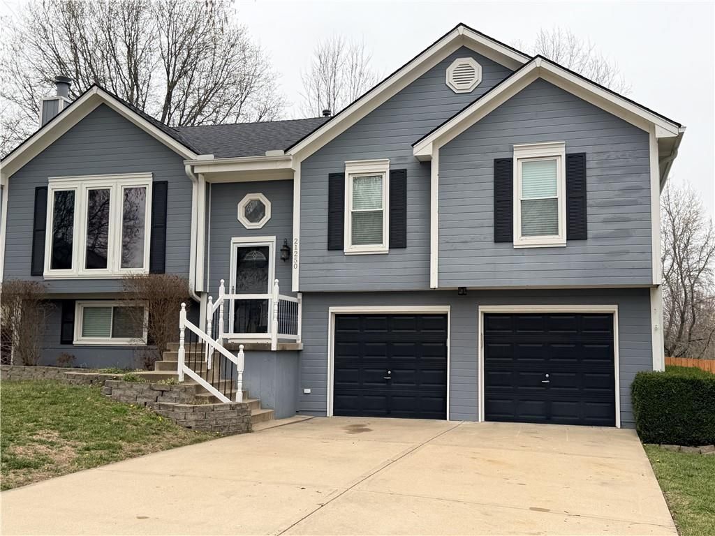 21250 W 124th Street, Olathe, KS 66061