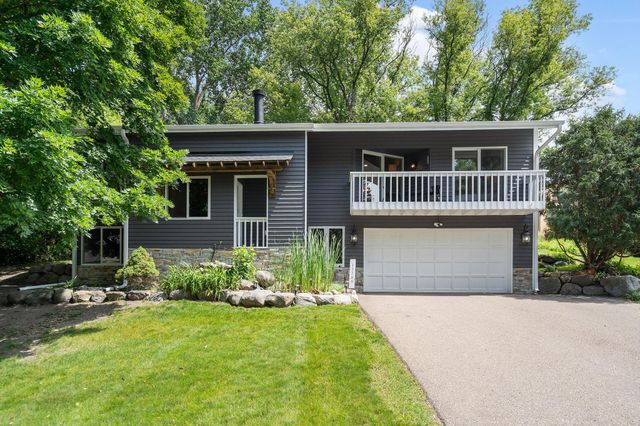 17700 Arrowhead Trail, Minnetonka, MN 55345