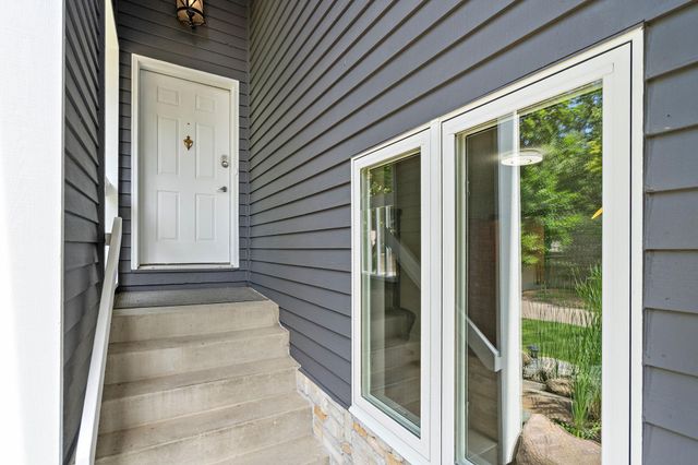 17700 Arrowhead Trail, Minnetonka, MN 55345