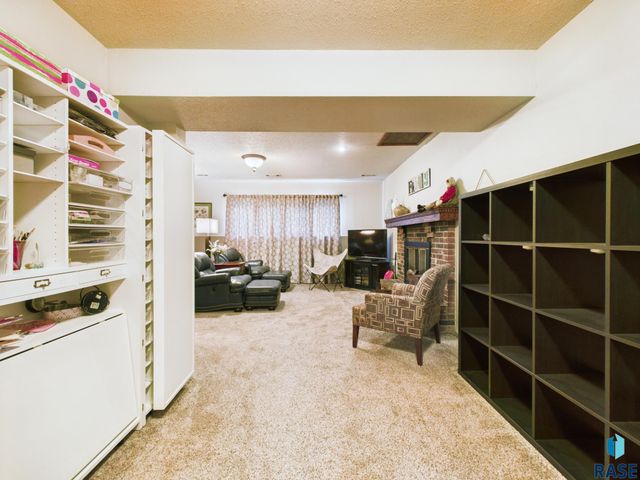 4301 S Teakwood Ave Avenue, Sioux Falls, SD 57103
