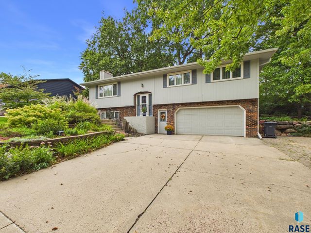 4301 S Teakwood Ave Avenue, Sioux Falls, SD 57103