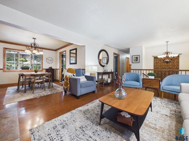 4301 S Teakwood Ave Avenue, Sioux Falls, SD 57103