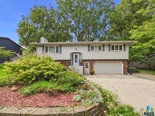 4301 S Teakwood Ave Avenue, Sioux Falls, SD 57103