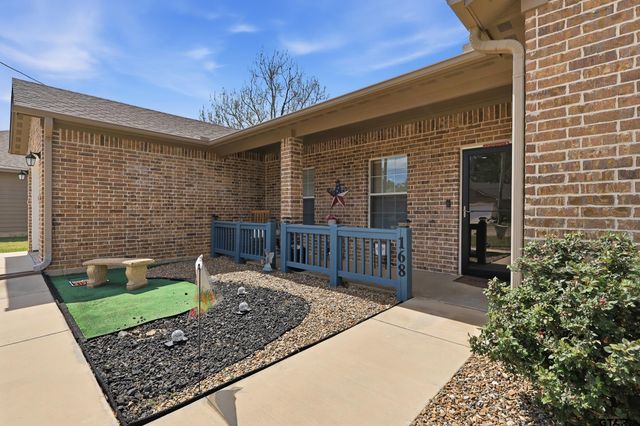 168 TUPELO ST., Pittsburg, TX 75686