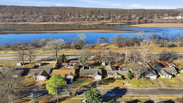 5680 S Boston Avenue, Tulsa, OK 74105